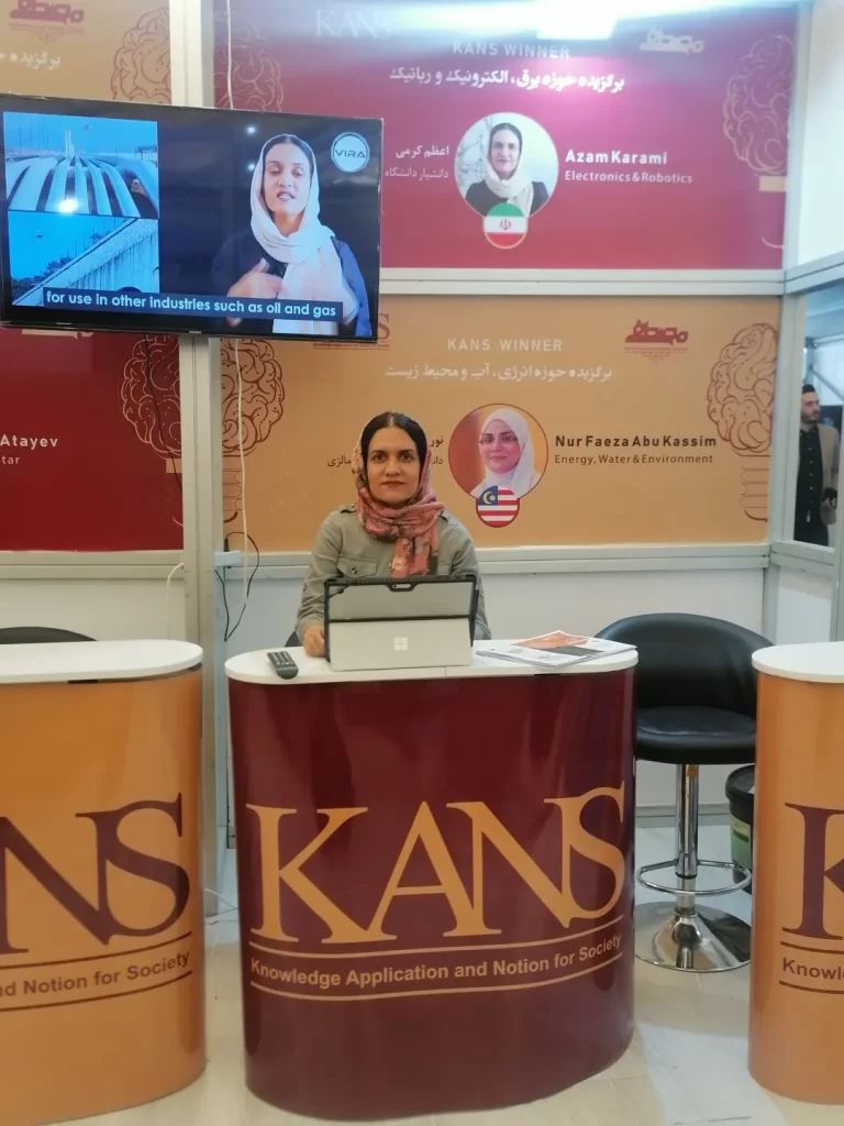 حضور خانم دکتر اعظم کرمی در غرفه ویراکویر در سومین مسابقات علمی کنز