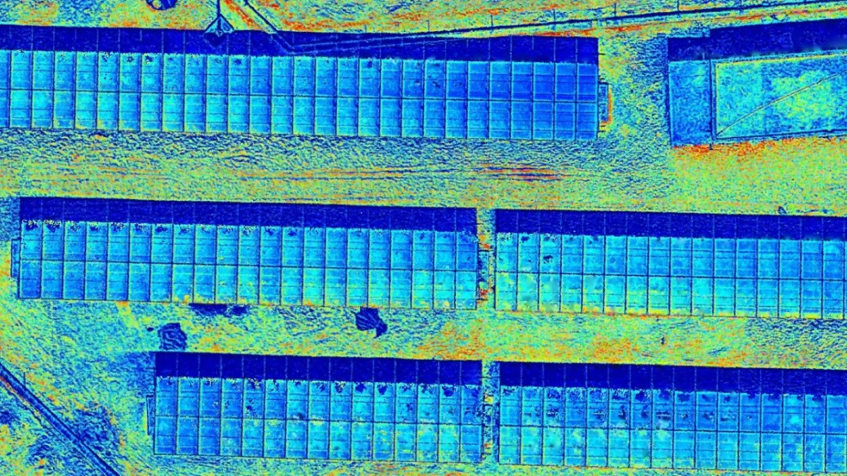 نرم افزار تشخیص هوشمند عیوب پنل های خورشیدی (AFSP)
