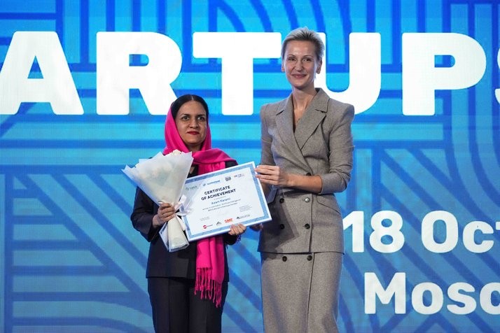 اعظم کرمی برنده مسابقه استارتاپ زنان بریکس